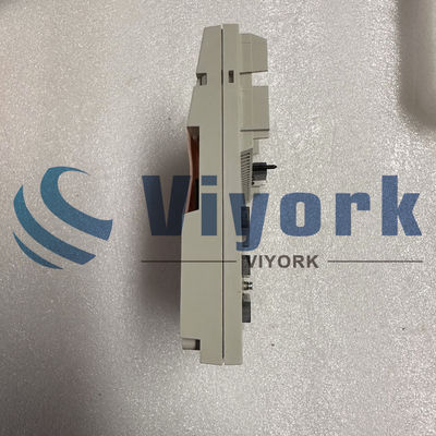 Schneider 170ADI35000 INPUT MODULE MOMENTUM 24 VDC 4 KOHM 32 INPUT DISCRETE NEW