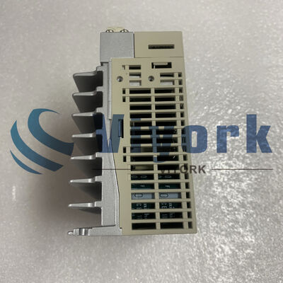 Yaskawa SGDM-04ADAY32 SERVO AMPLIFIER 1 PHASE 200-230VAC 0.40 KW 50/60HZ NEW