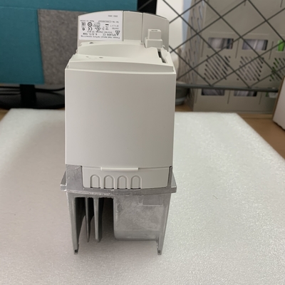 새로운 NIDEC SP1406 인버터 구동 프레임부 1 50/60HZ 11A 5.5KW 사이즈