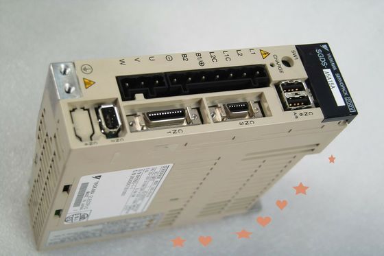 새로운 야스카와 SGDS-A5A15A 교류 서보 증폭기 200-230V 0.6A 50W